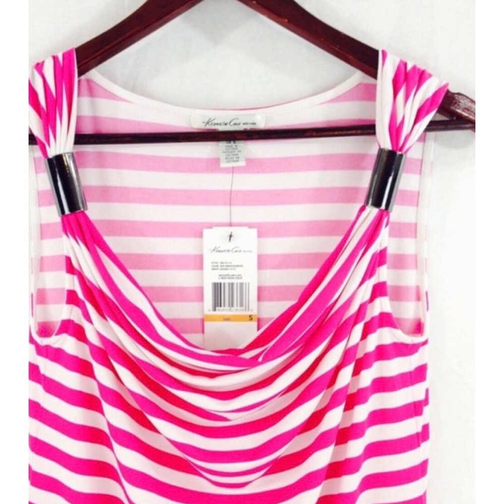 Adorable striped top!